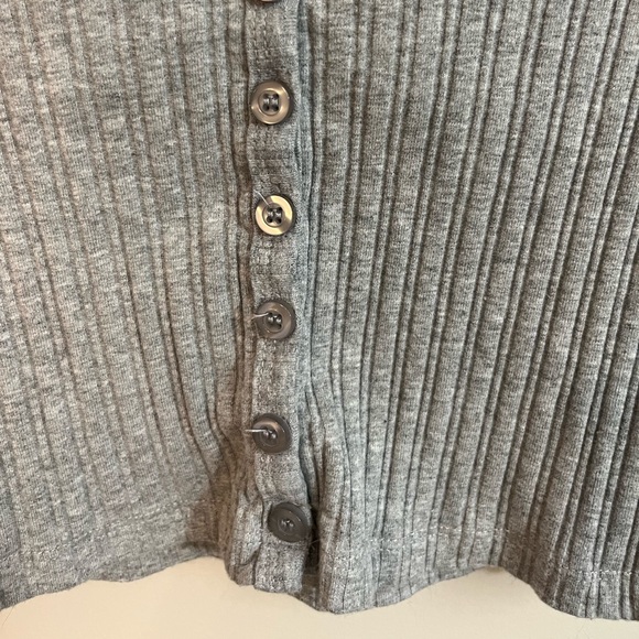 Semi-cropped ribbed long sleeve buttoned shirt - size M - Picture 2 of 7